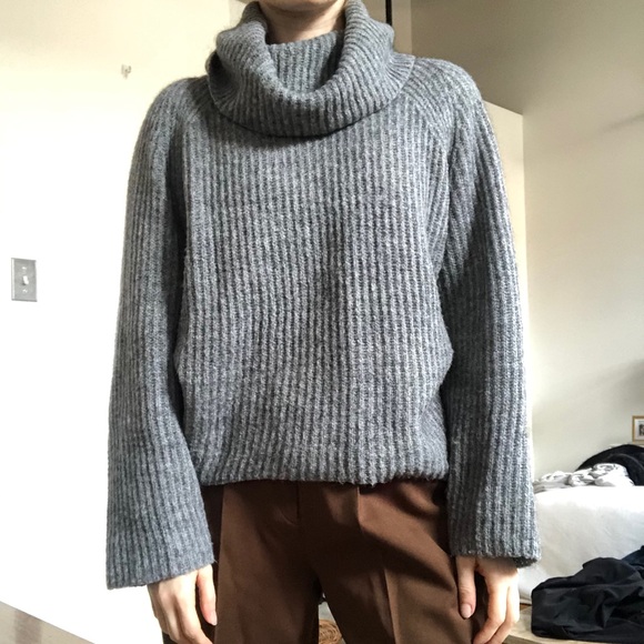 J. Crew Point Sur Cozy cropped turtleneck - Picture 2 of 5